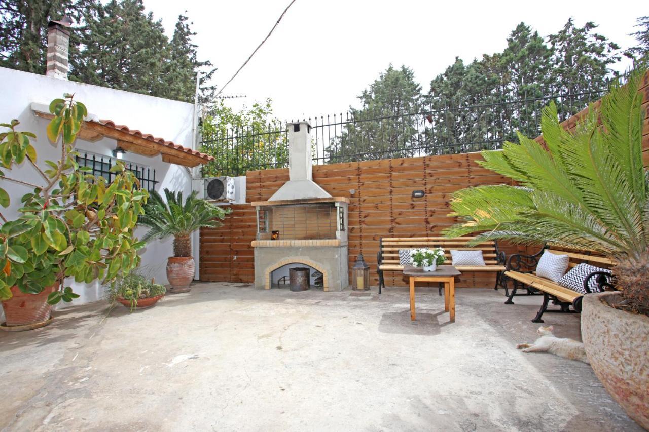 House Near The Athens Airport, Spata. ภายนอก รูปภาพ
