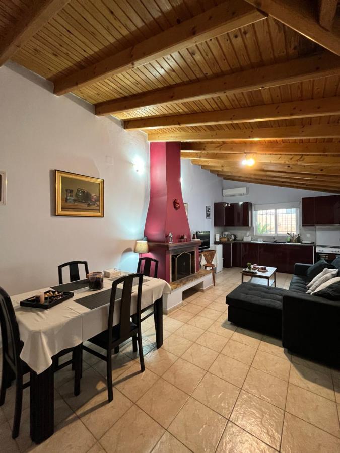 House Near The Athens Airport, Spata. ภายนอก รูปภาพ